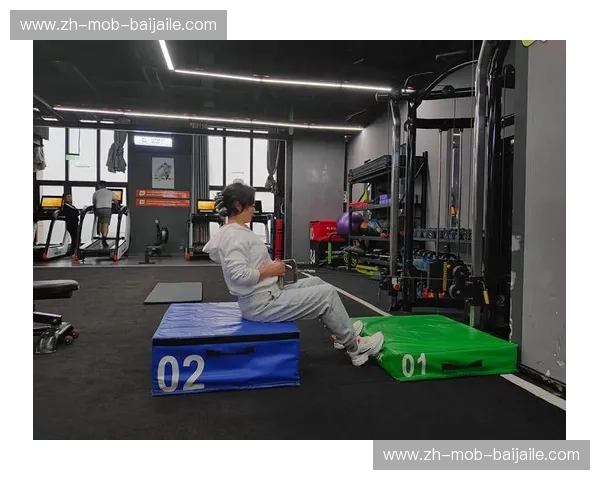 健美直播:镜头前的汗水与舞台后的蜕变 健美直播:镜头前的汗水与舞台后的蜕变